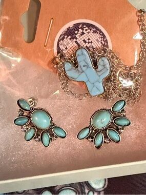 Faux Turquoise Stone Cactus Necklace & Stud Earrings Set